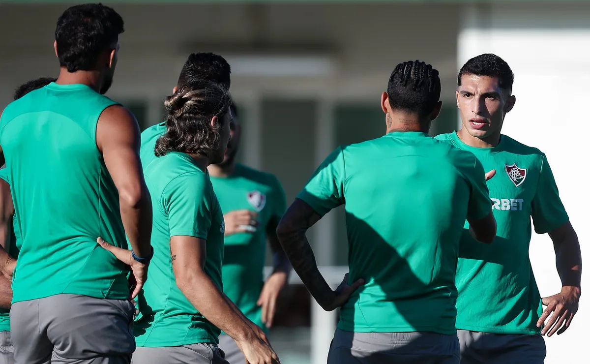 Elenco do Fluminense se cobra por resposta imediata contra o Santos após pressão de torcedores