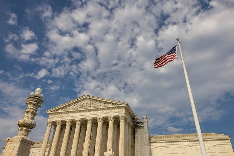 Em revés para Trump, Suprema Corte barra nova regra para voto por correio