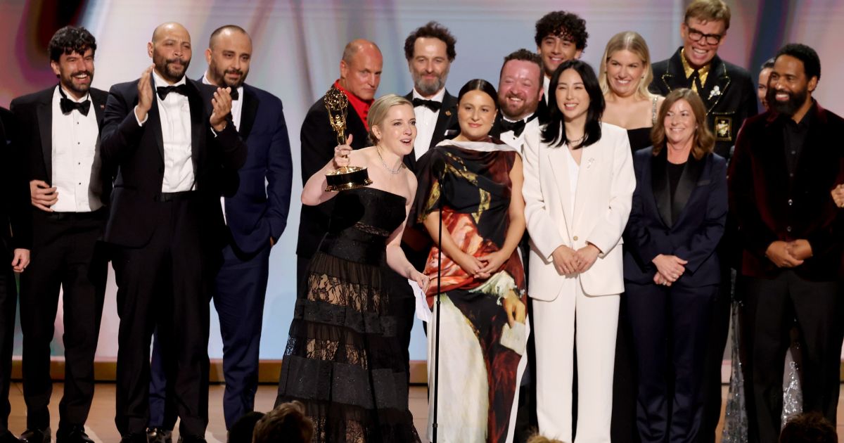Emmy 2026: “Widow’s Bay” bate recorde de comédia mais premiada na história