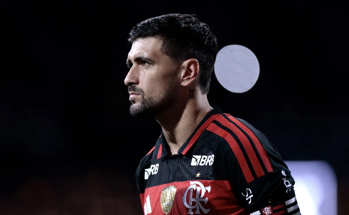 Flamengo toma decisão com Arrascaeta e camisa 14 volta ao Maracanã em homenagem