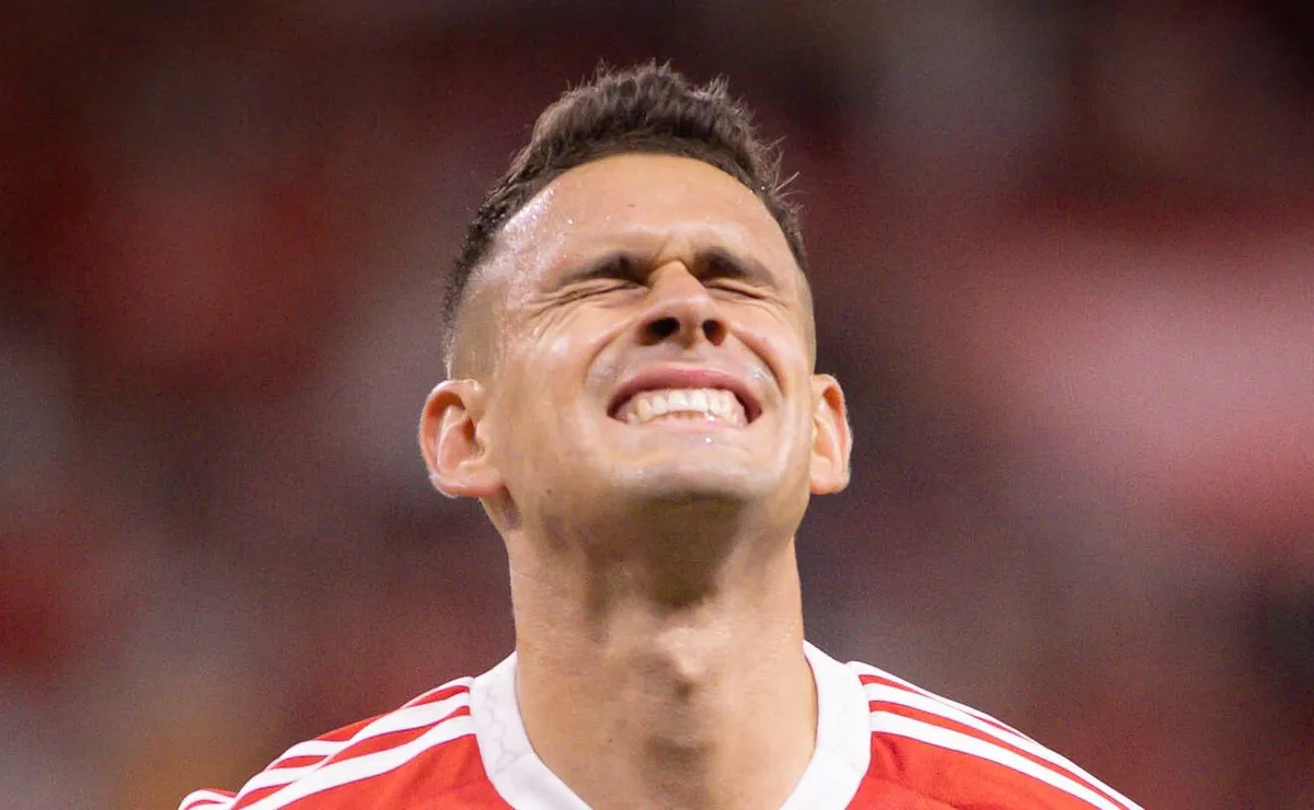 Possível pênalti não marcado em Internacional x Mirassol gera debate e torcida crítica a Rafael Borré