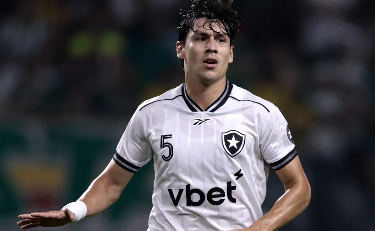 Franclim Carvalho elogia Nahuel Ferraresi e destaca nível dos zagueiros do Botafogo após goleada