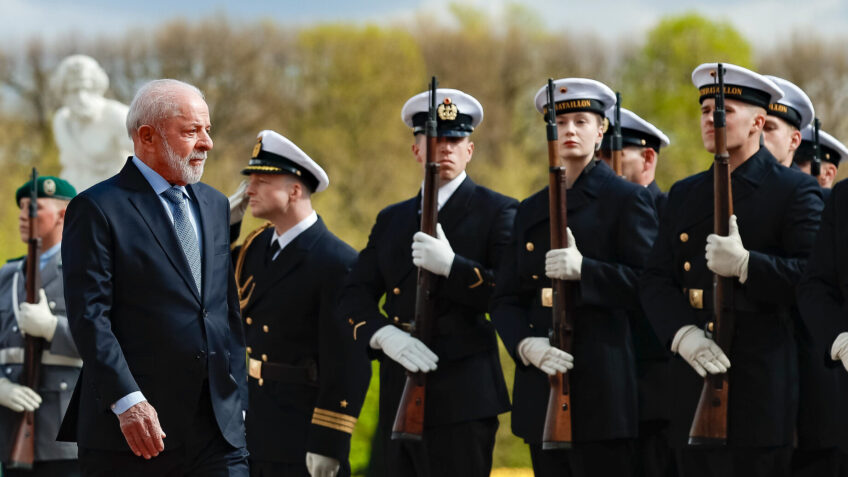 Lula destaca matriz elétrica limpa como chave para o Brasil evitar alta de combustíveis