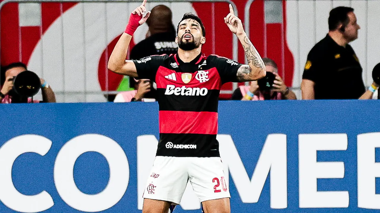 Flamengo vence Bahia por 2 a 0 e Arrascaeta faz homenagem que repercute em campo