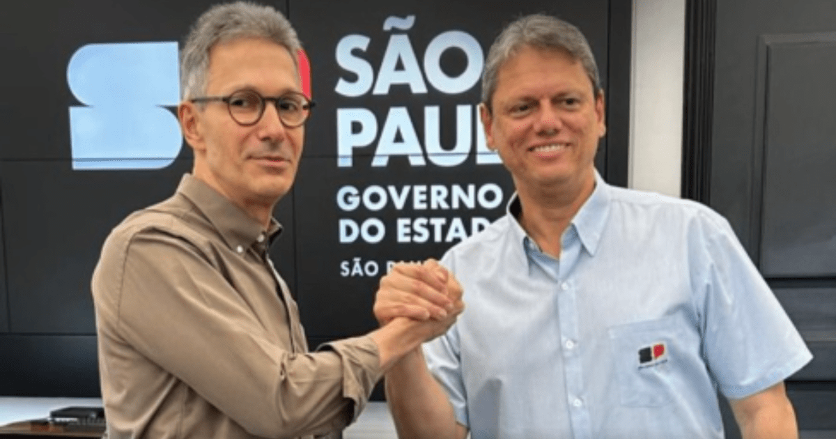 Em Minas, Tarcísio critica polarização e elogia gestão de Zema e Simões