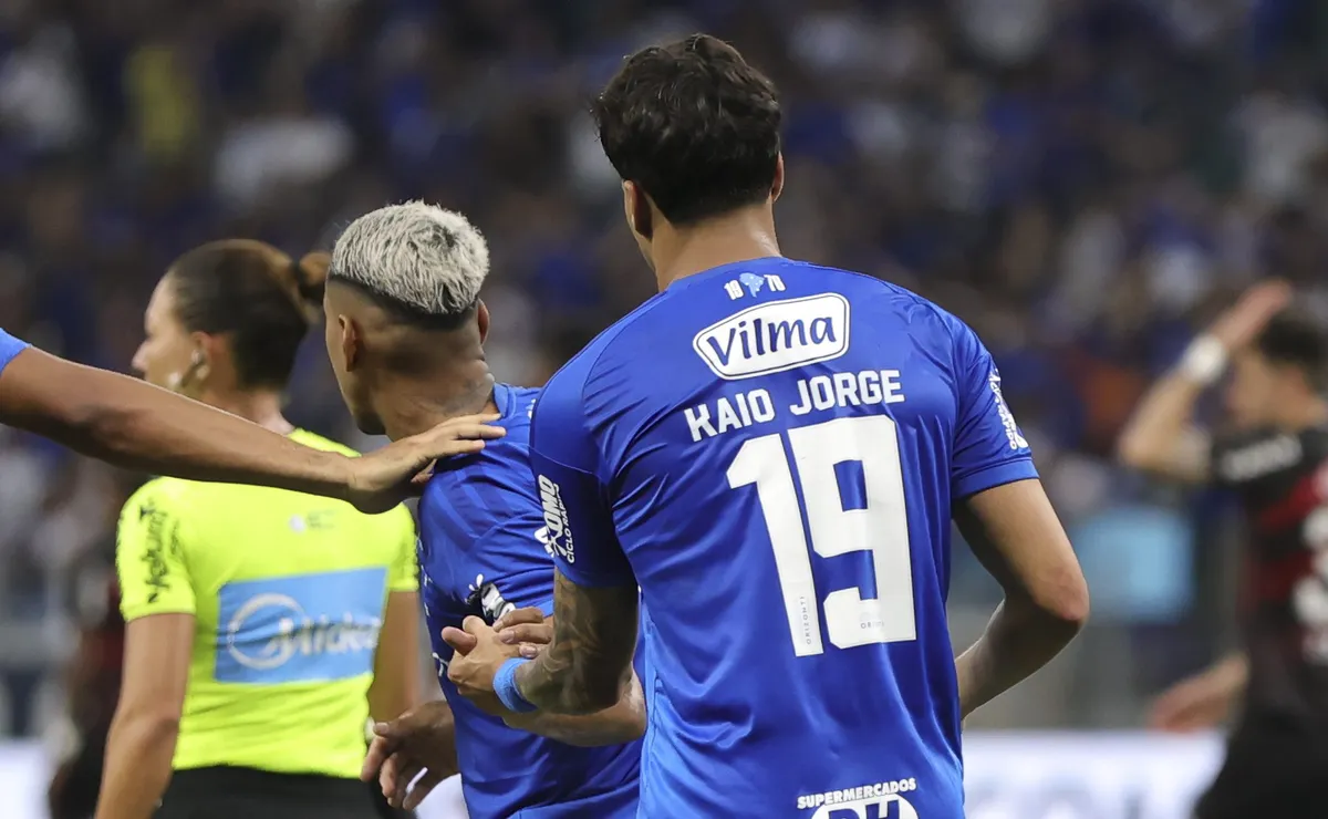 Opinião: Polêmicas e falas desnecessárias após as eliminações expõem problema sério dentro do Cruzeiro