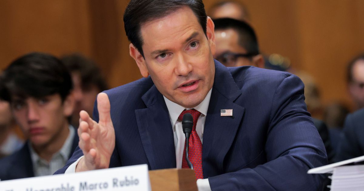 Marco Rubio diz para cubanos se associarem à CIA para criar mudanças