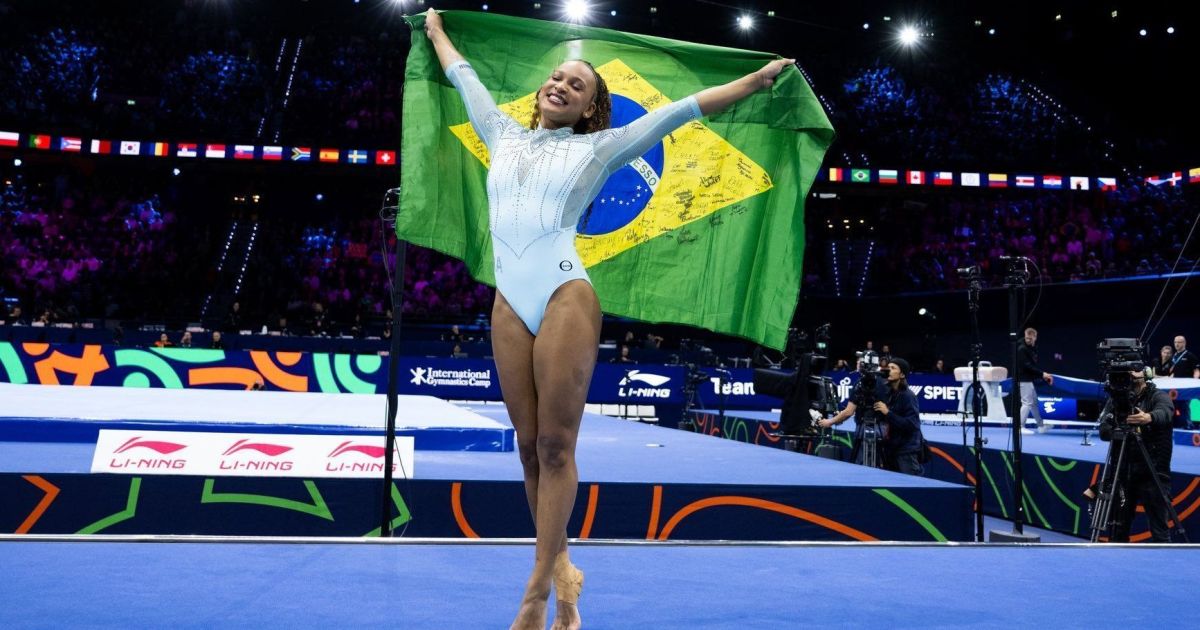 Rebeca Andrade conquista o ouro na final do salto no Mundial de Ginástica