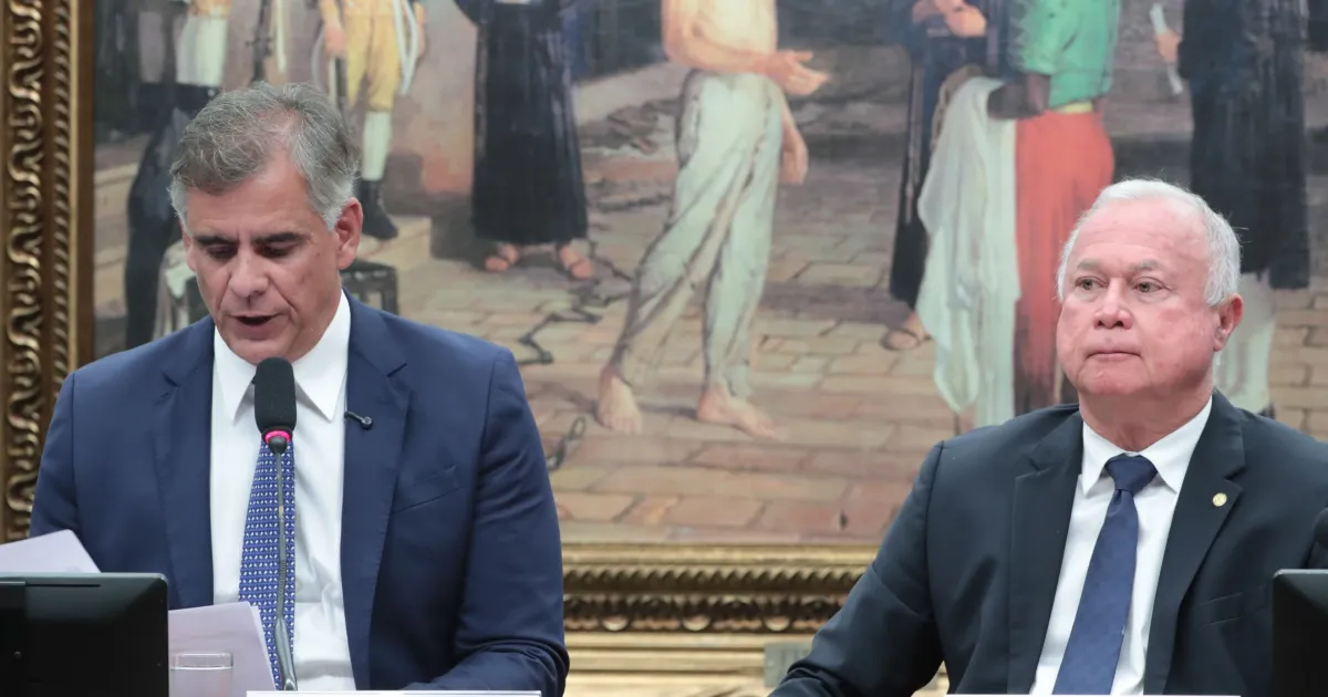 Câmara aprova fim de jornada 6×1 e abre debate sobre redução de carga horária