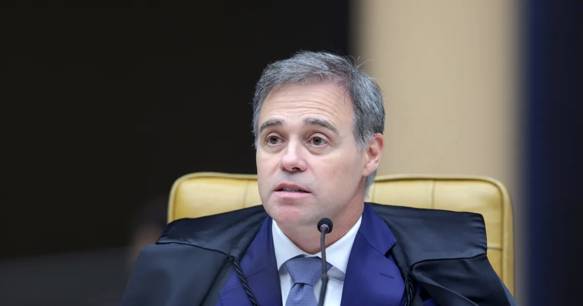 Ministro André Mendonça suspende julgamento de Eduardo Bolsonaro por difamação