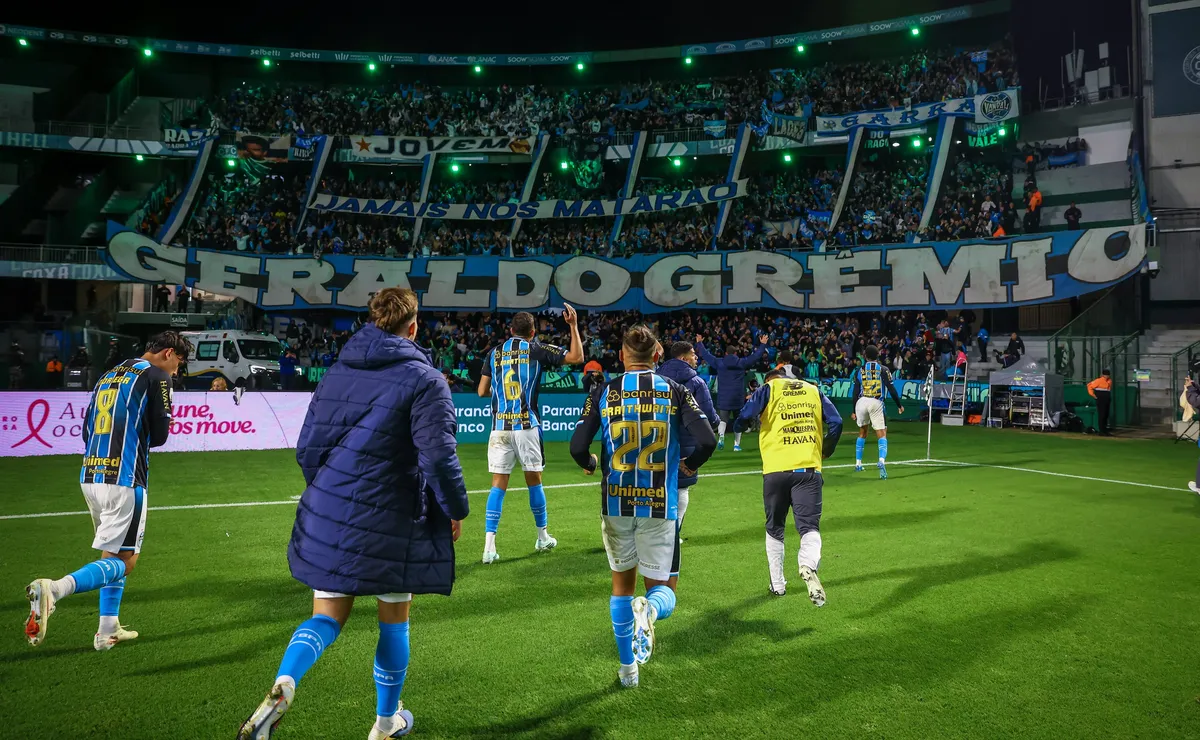 Grêmio investe R$ 1,1 milhão na Operação Curitiba e estuda repetir ação com torcida no Brasileirão