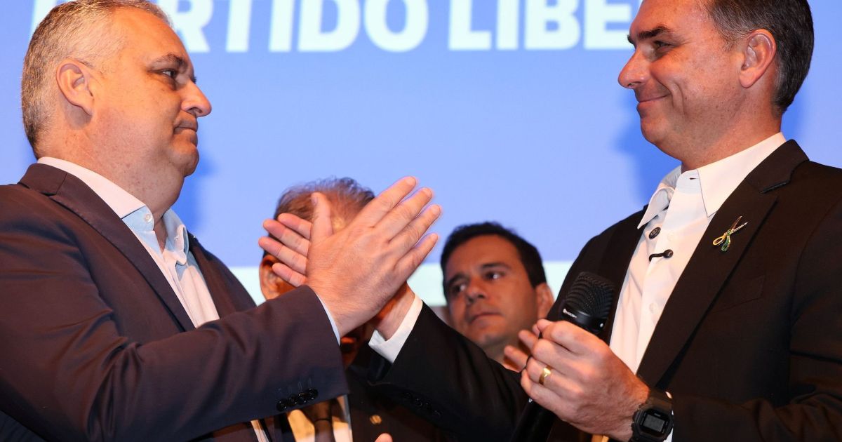 “Perseguição implacável”, diz vice de Flávio após fuga de senador aos EUA