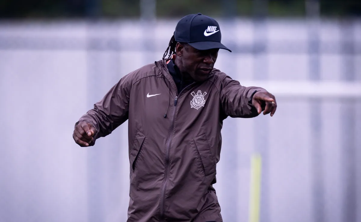 Corinthians tem treino aberto marcado por orientações de Seedorf e desfalques antes do Mirassol