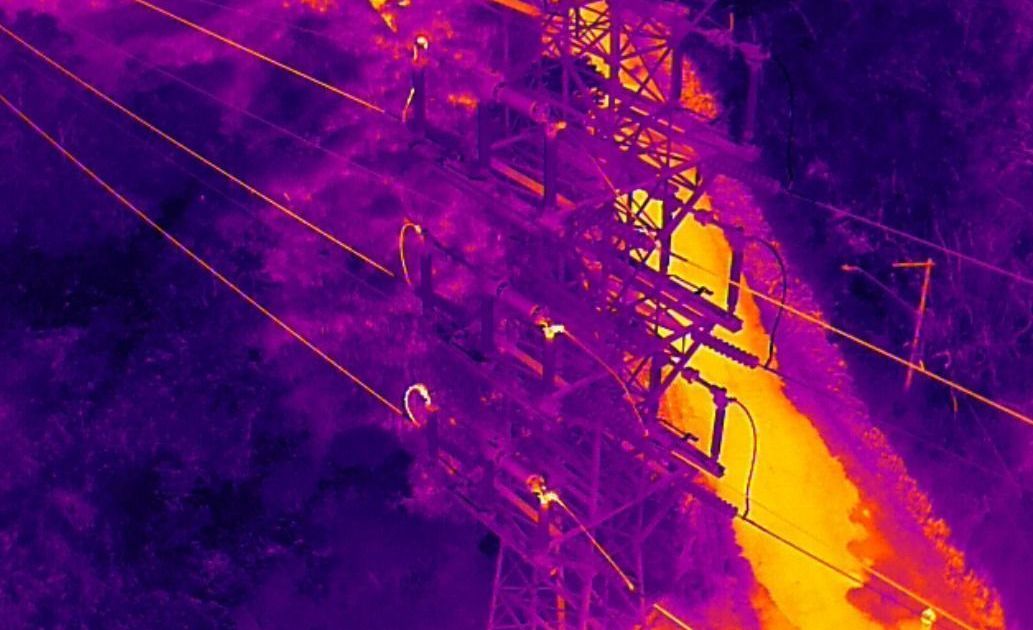 Drones sobrevoam São Paulo e identificam problemas em redes de alta tensão