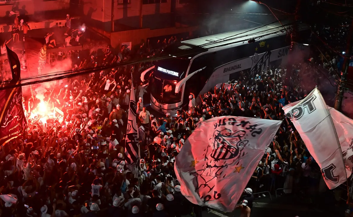 Opinião: Santos e torcida mostram sintonia e se unem cada vez mais pelo sonho da Libertadores