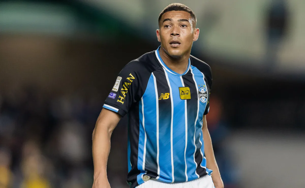 Vasco entra na briga com o Atlético-MG e demonstra interesse na contratação de Carlos Vinicius