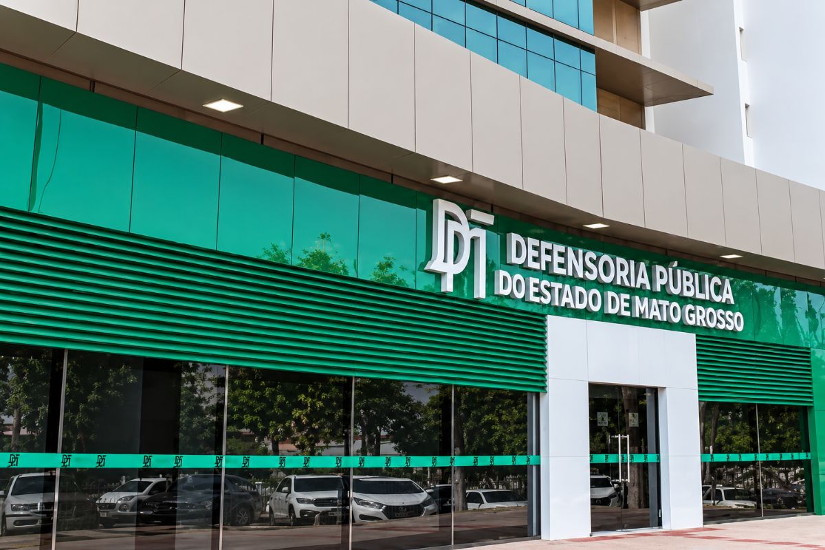 Desembargador suspende nomeações de concurso para defensor público em MT após impasse