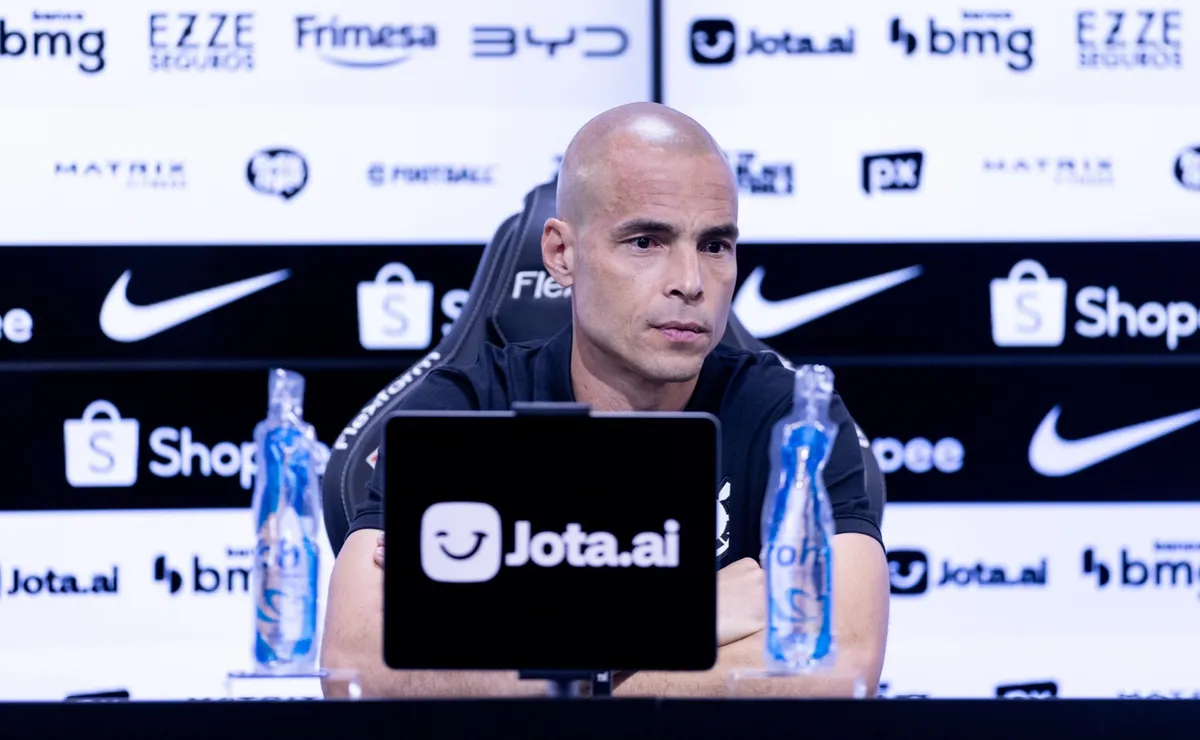 Corinthians terá futuro de nove jogadores discutido com candidatos à presidência antes das eleições