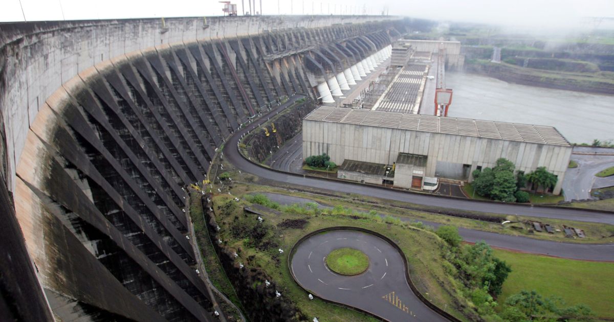 Distribuidoras podem receber até 32,3% menos energia de Itaipu em 2027