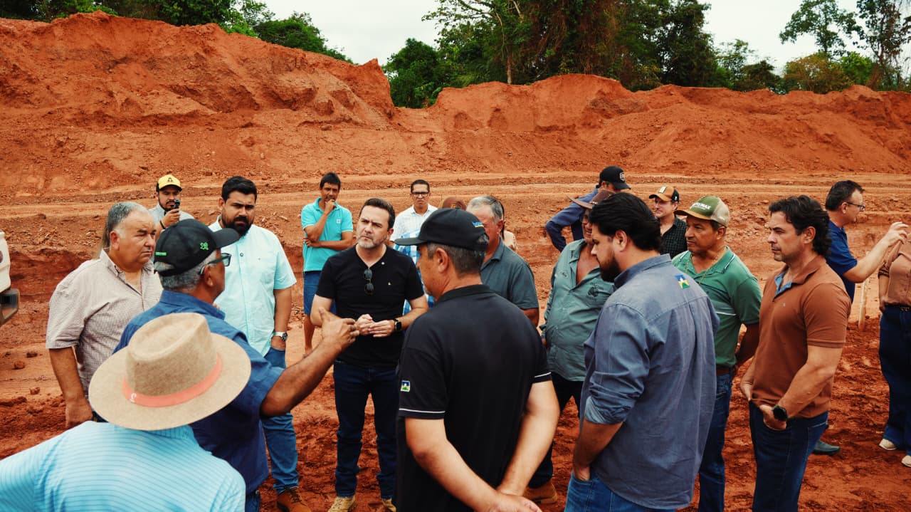 Em Alta Floresta, Jean Oliveira acompanha obras na Serra do Pialopes e DER confirma asfalto em breve