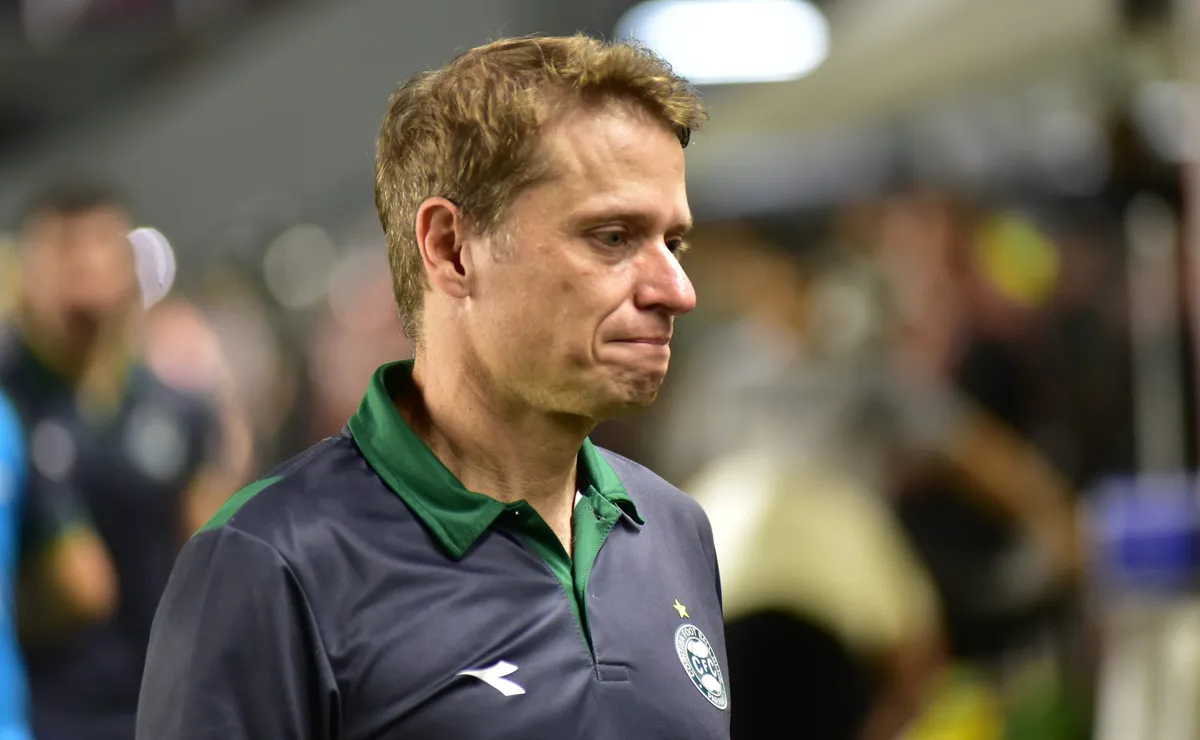 Fernando Seabra vê superioridade do Coritiba, mas se rende ao Santos: “qualidade individual”