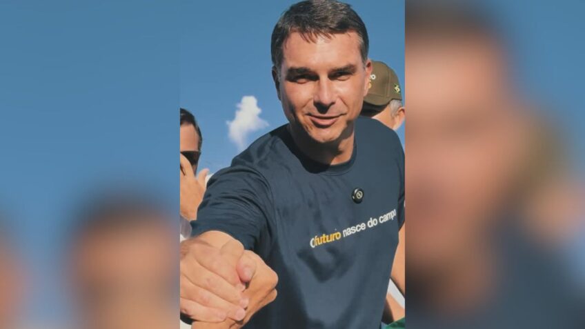 Flávio Bolsonaro critica STF e manifesta apoio a Romeu Zema após notícia-crime