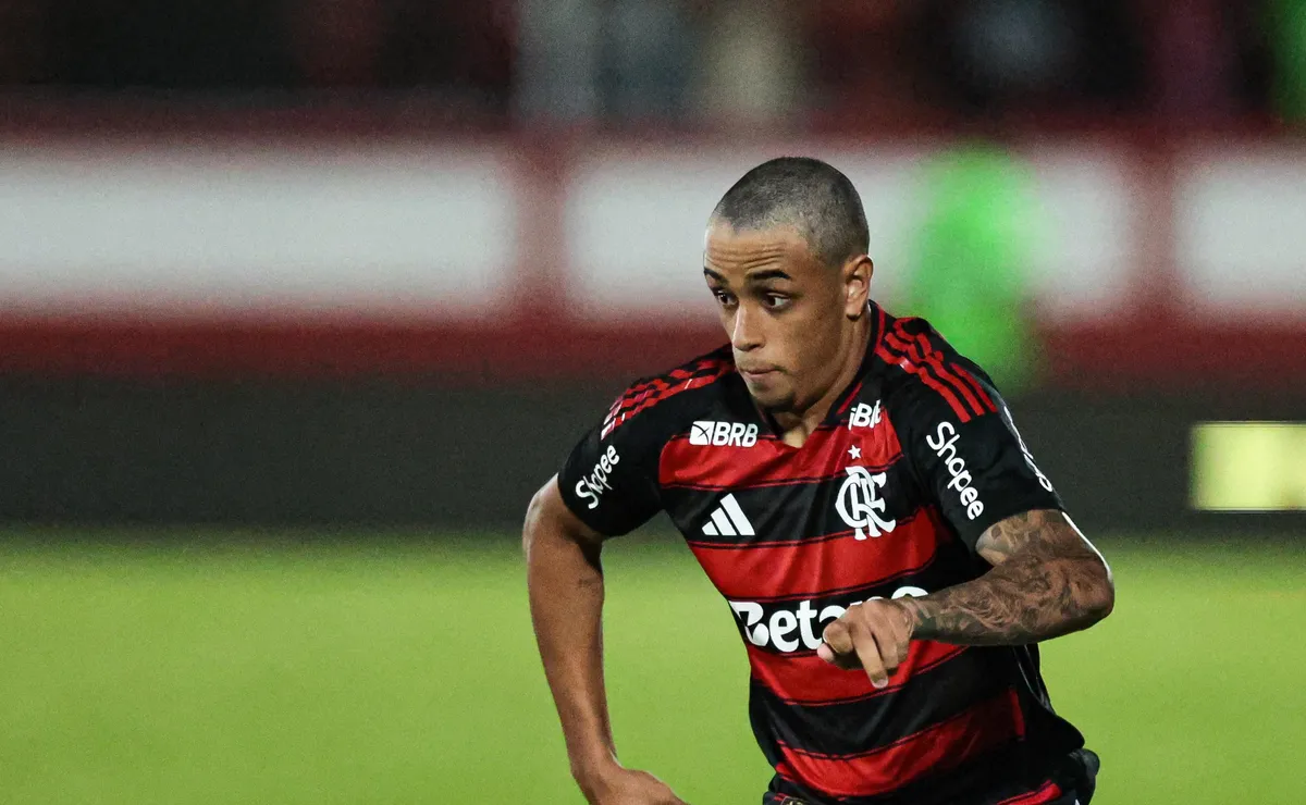 Palmeiras pode dar chapéu no Corinthians por Ryan Roberto, do Flamengo