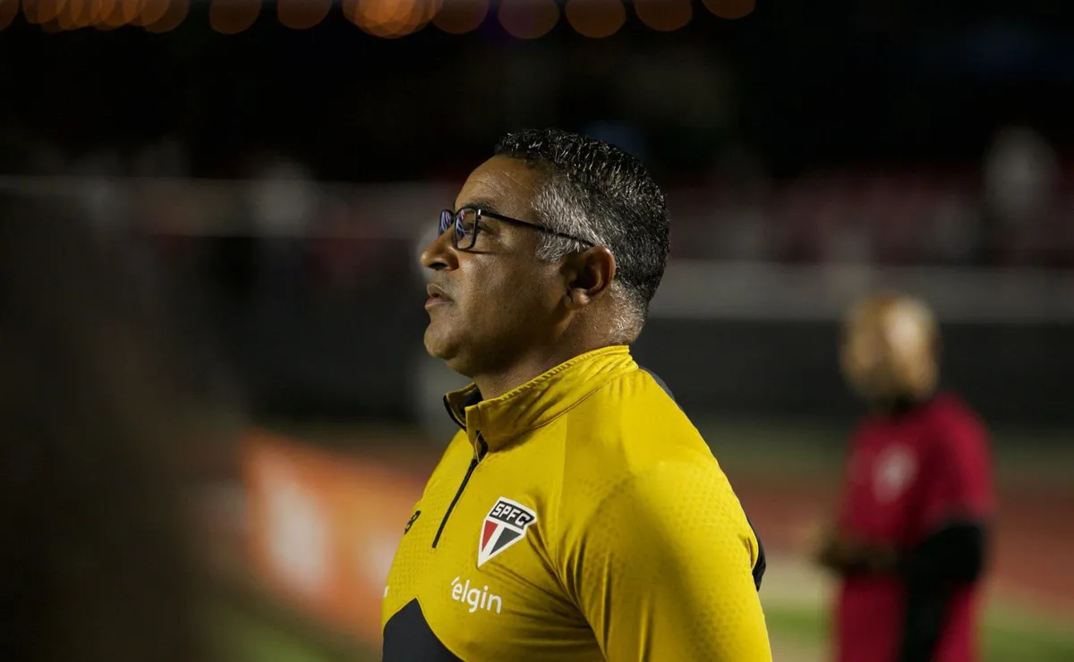 Com retornos na defesa, confira a provável escalação do São Paulo diante do Mirassol