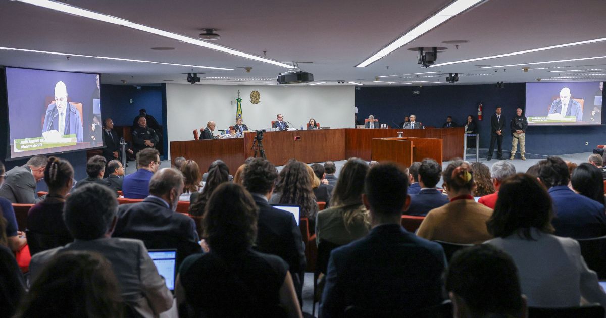 Generais presos por trama golpista apostam em leitura para reduzir penas