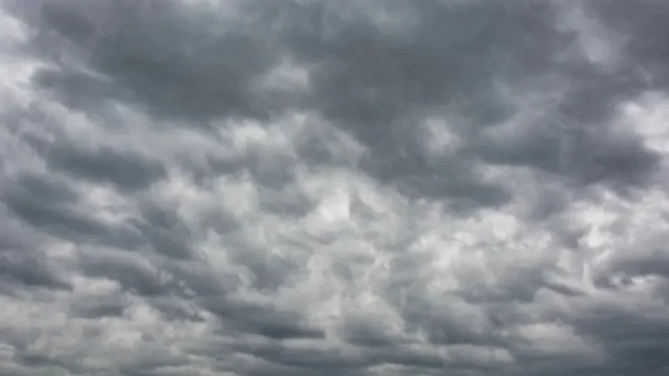 Sábado de chuvas intensas e trovoadas em RO