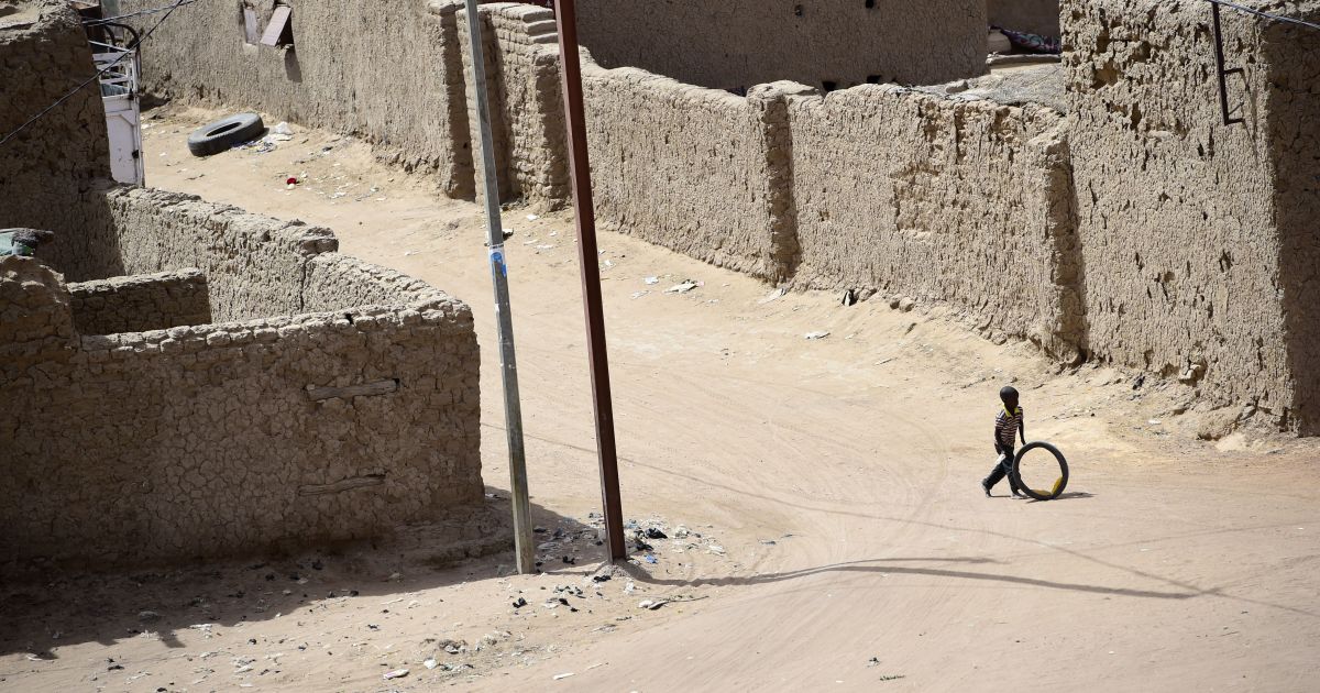 Grupos armados lançam ataques contra postos militares no Mali, diz Exército