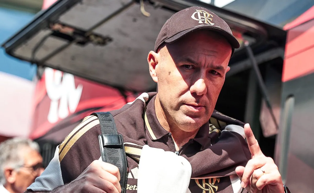 Leonardo Jardim aprova novos reforços do Flamengo via scout e aguarda listagem de nomes