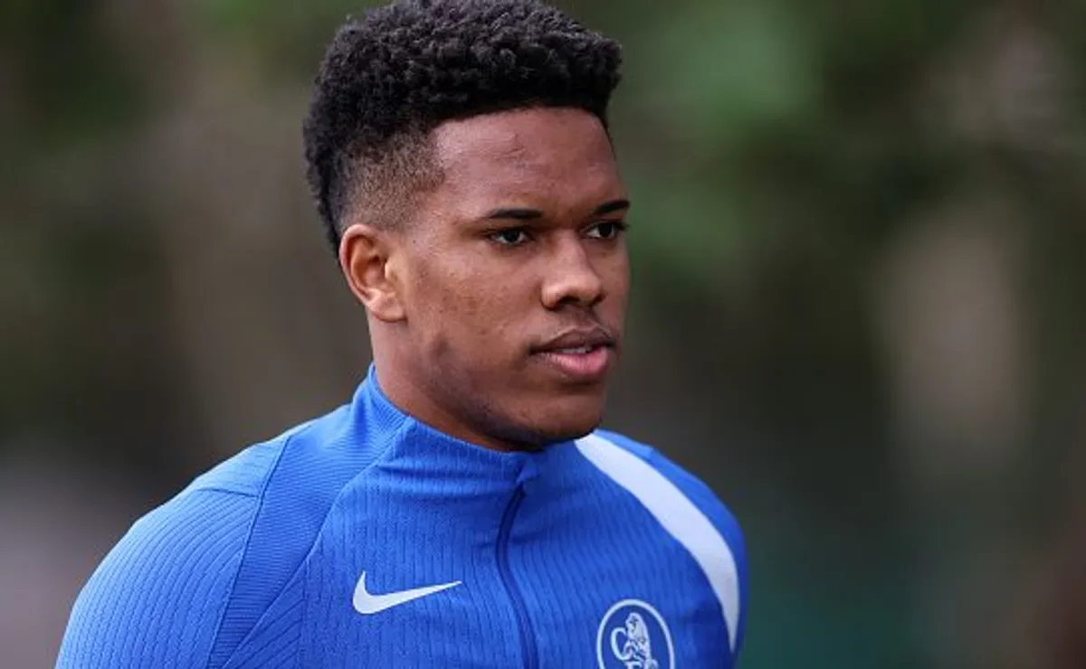 Estêvão força volta ao Brasil com foco na Copa do Mundo e Chelsea reluta