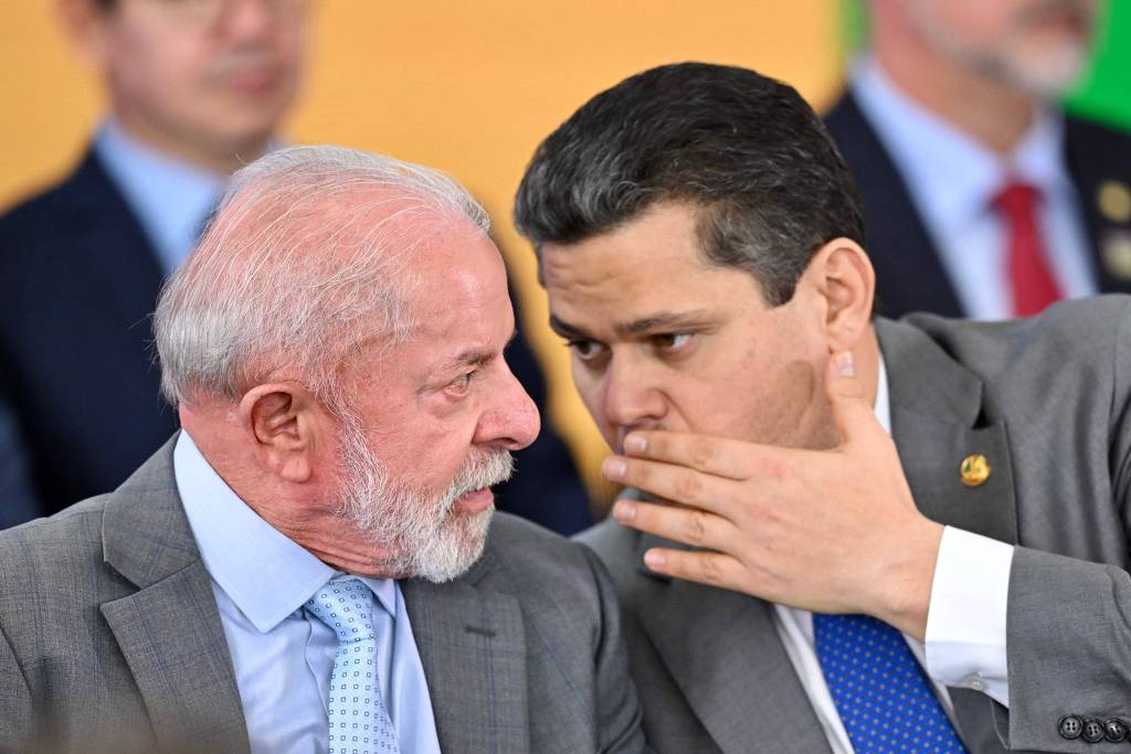 Alcolumbre e Messias têm encontro secreto e quebram gelo na indicação para o STF
